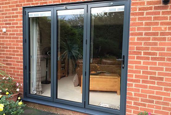 Aluminium Bi-fold door with in-glass blinds, Countesthorpe, Leicestershire